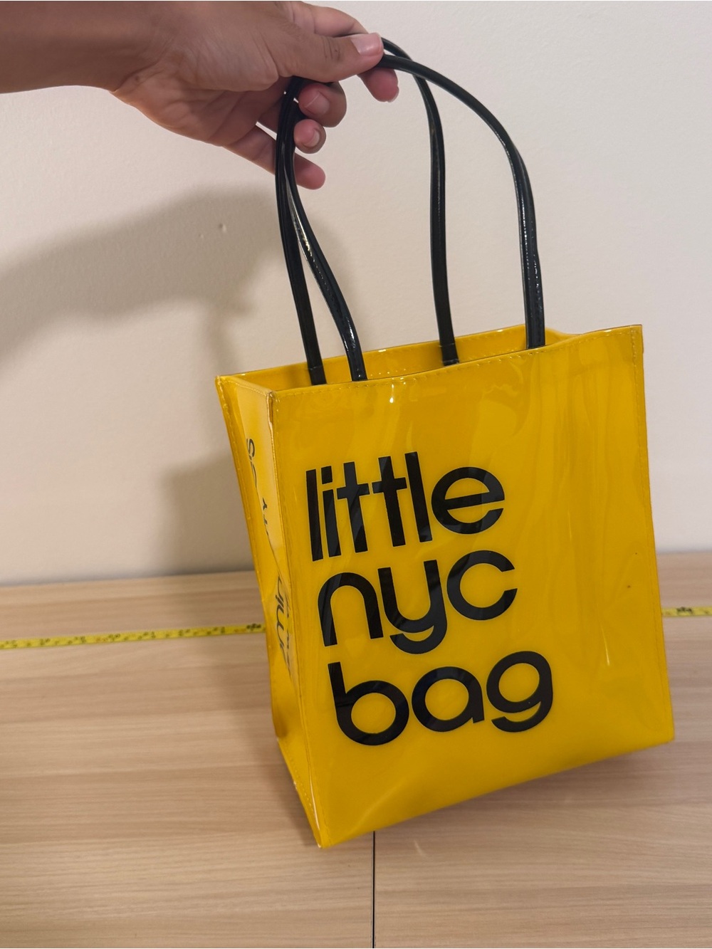 Bloomingdale’s Little NYC Bag Yellow Black Logo Glossy Tote Y2K Streetwear VTG - Picture 3 of 11